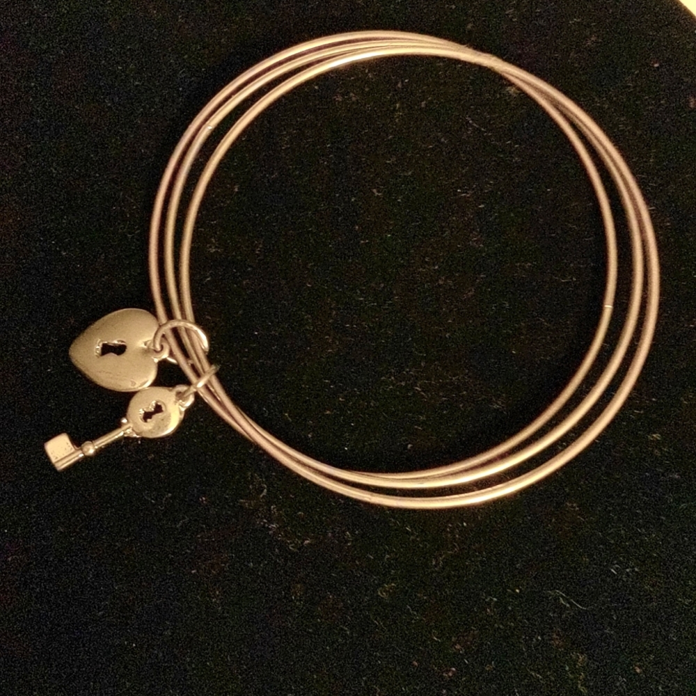 ❤️ Silver Triple Key into Heart Lock Charm Bracelet